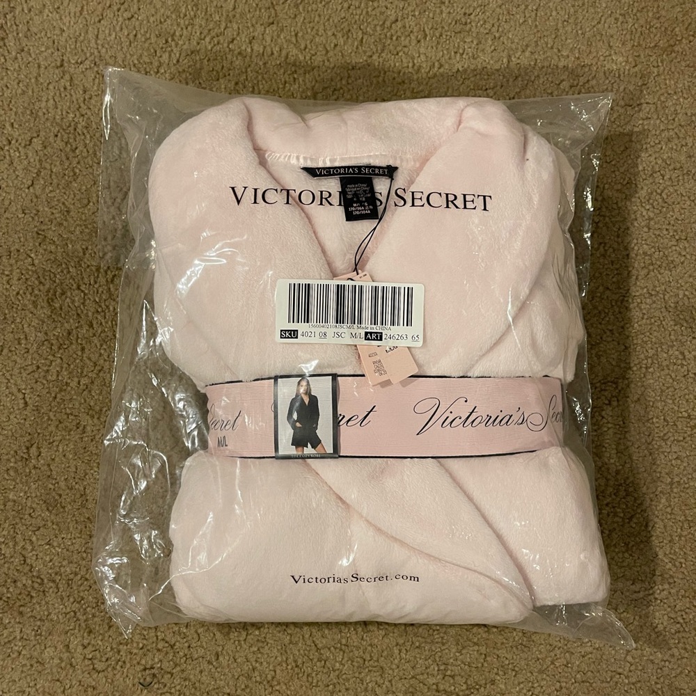 Victoria’s Secret Bath Robe